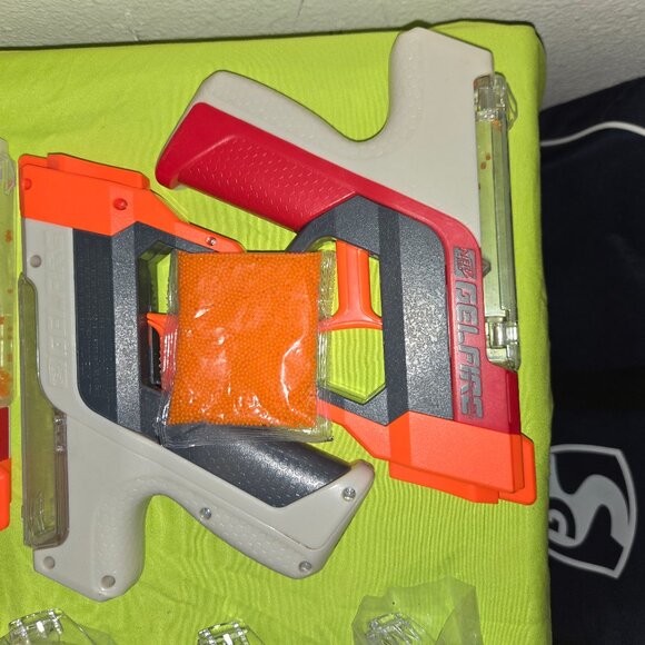 Nerf Pro Gelfire Dual Wield Pack, 2 Blasters, 5000 Gelfire Rounds - Picture 7 of 13